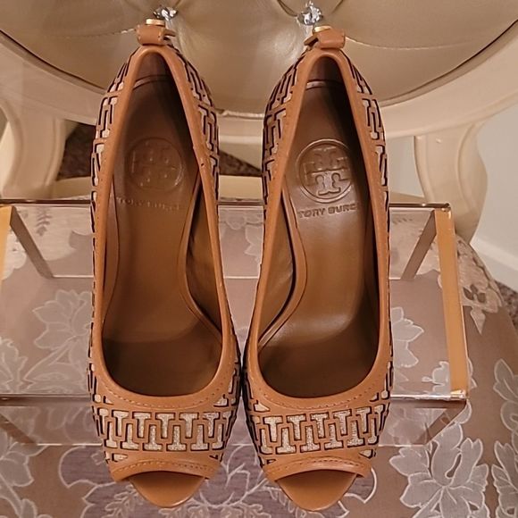 Tory Burch Brown Leather Regan Peep Toe Heels - Picture 6 of 16